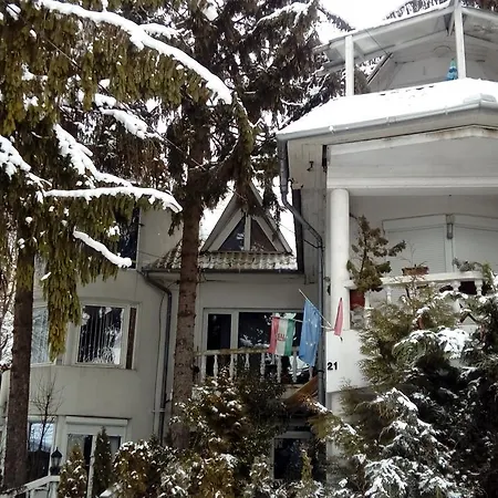 Fehér Hintó Casa de hóspedes *